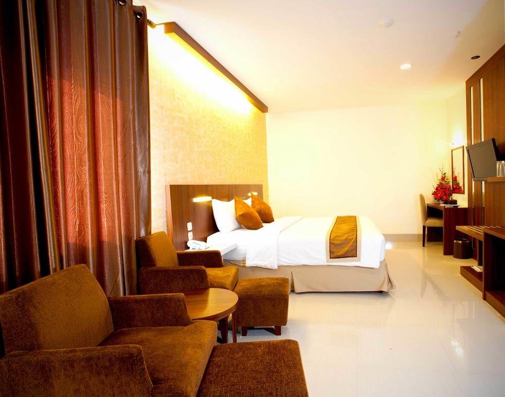 Collection O 1279 Hotel Grand Celino Makasar Exteriér fotografie