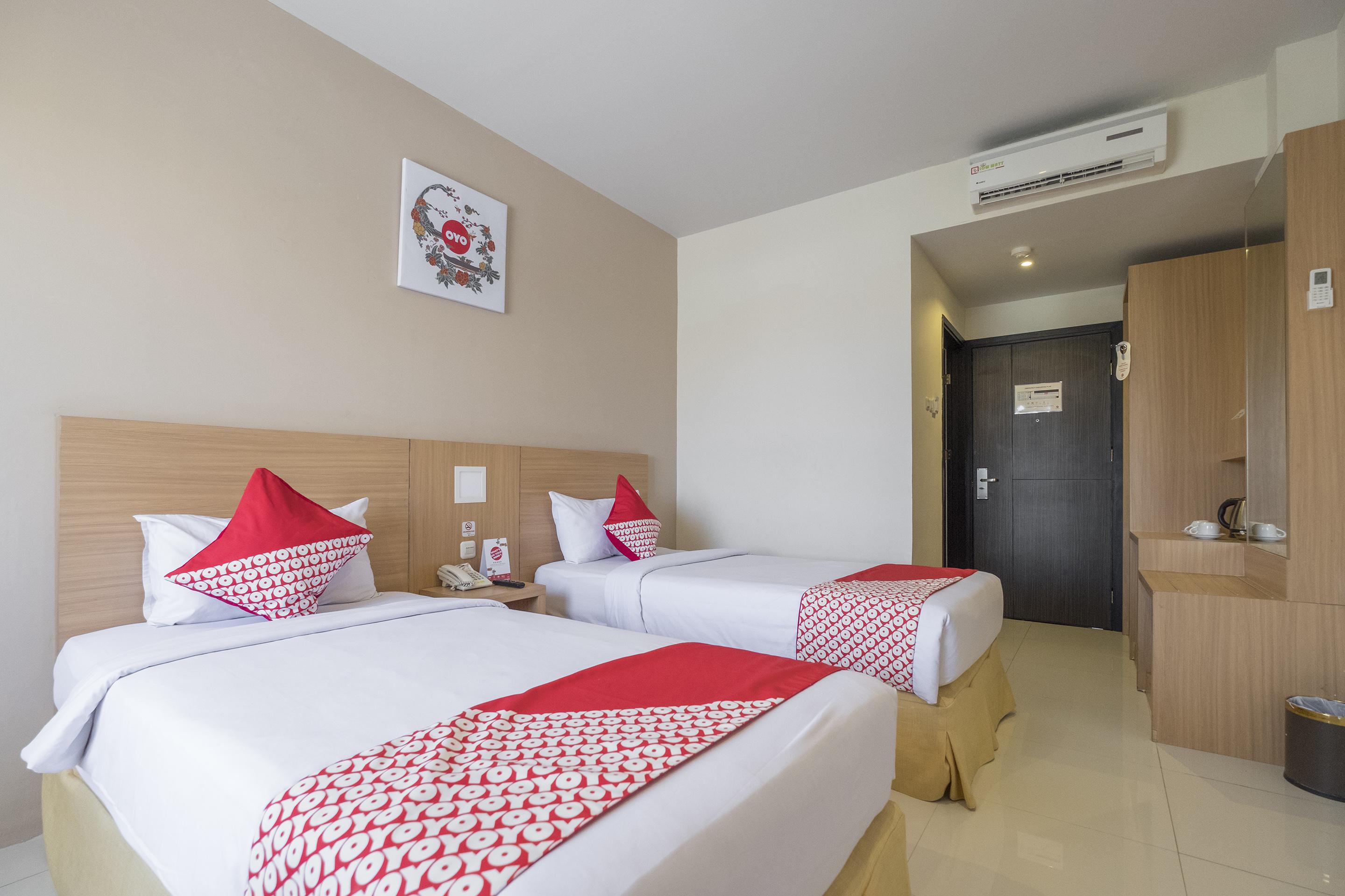 Collection O 1279 Hotel Grand Celino Makasar Exteriér fotografie