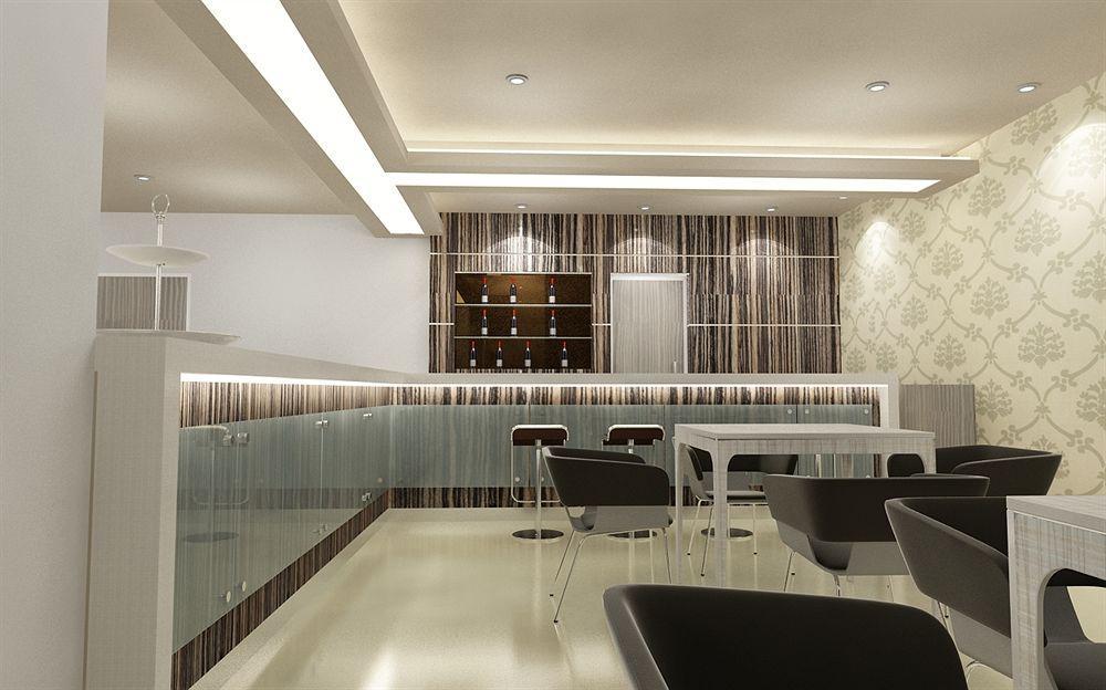 Collection O 1279 Hotel Grand Celino Makasar Exteriér fotografie