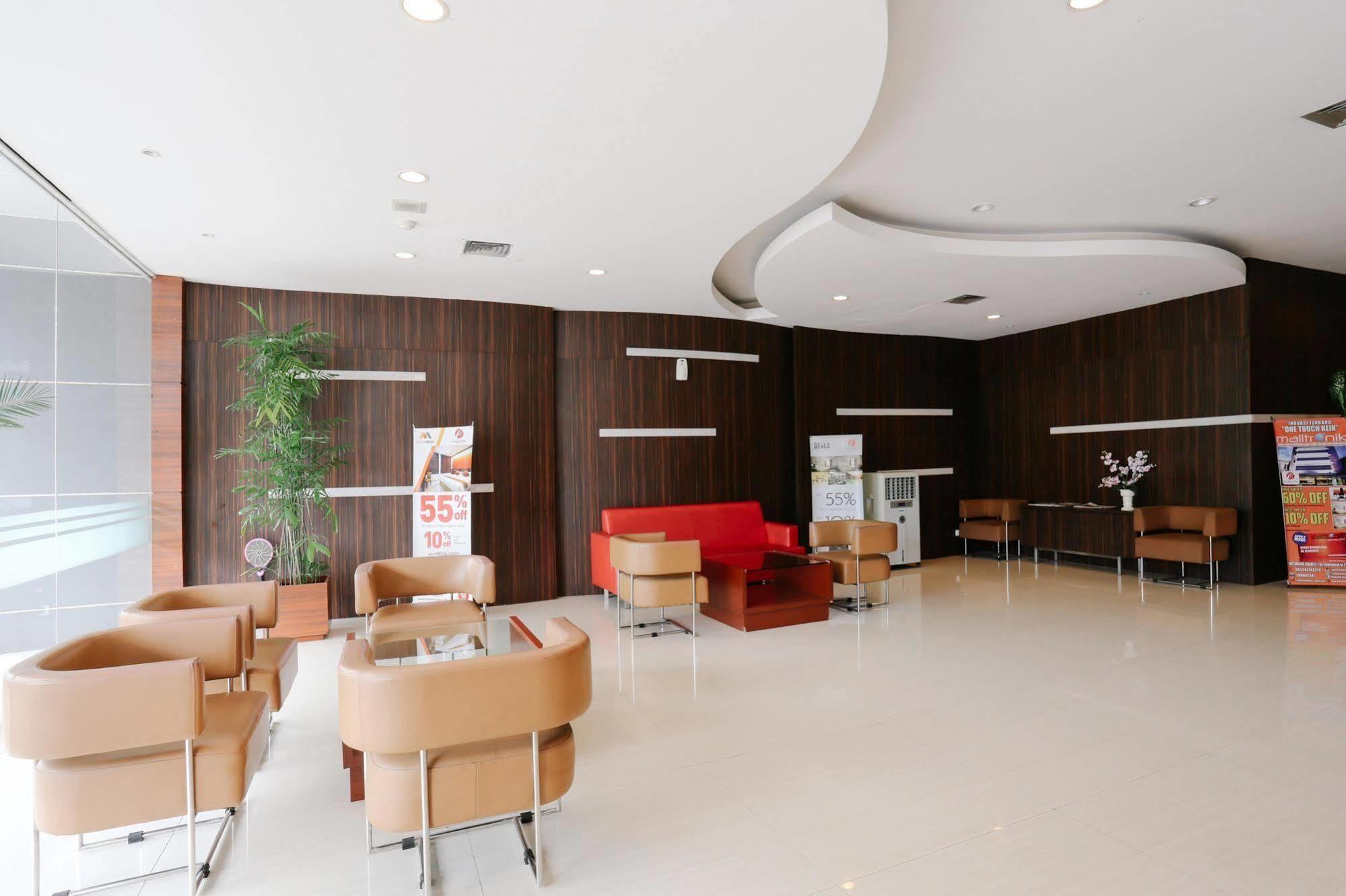 Collection O 1279 Hotel Grand Celino Makasar Exteriér fotografie